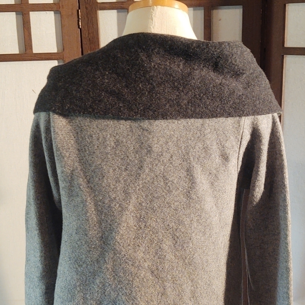 Chiarmante Wool Blend Gray Asymmetrical Cardigan Sz M - Picture 6 of 11